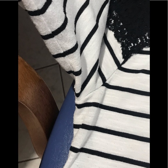 Women’s Apt 9 long-sleeved lace-trim shirt - Picture 5 of 12